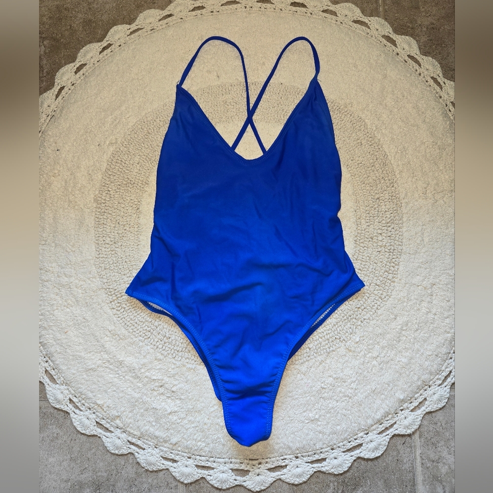 🌟NWOT SHEIN ONE PIECE BIKINI SIZE SMALL 💙